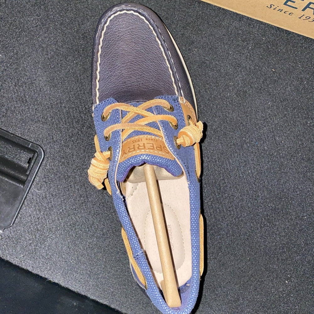 Women’s size 6 sperry’s